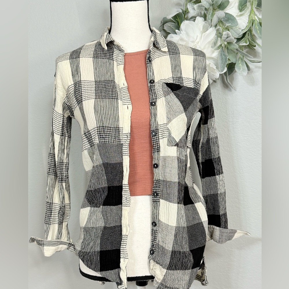Topshop Boyfriend Plaid Black Cream Crinkle Button Up Buffalo Plaid, Sz 2